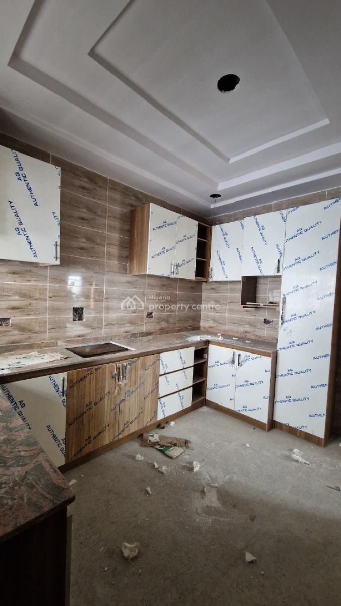 Luxury 3 Bedroom Apartment on 3 Floors, Kolapo Ishola Gra, Akobo, Ibadan, Oyo, Block of Flats for Sale