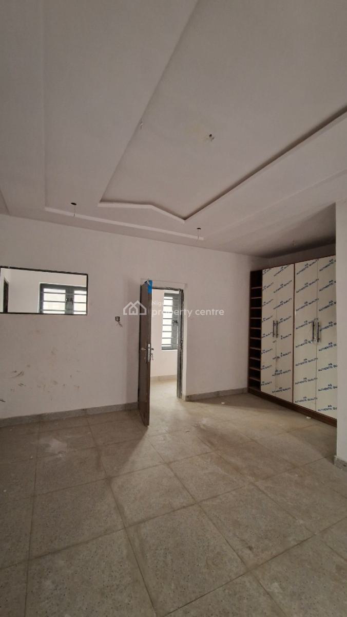 Luxury 3 Bedroom Apartment on 3 Floors, Kolapo Ishola Gra, Akobo, Ibadan, Oyo, Block of Flats for Sale