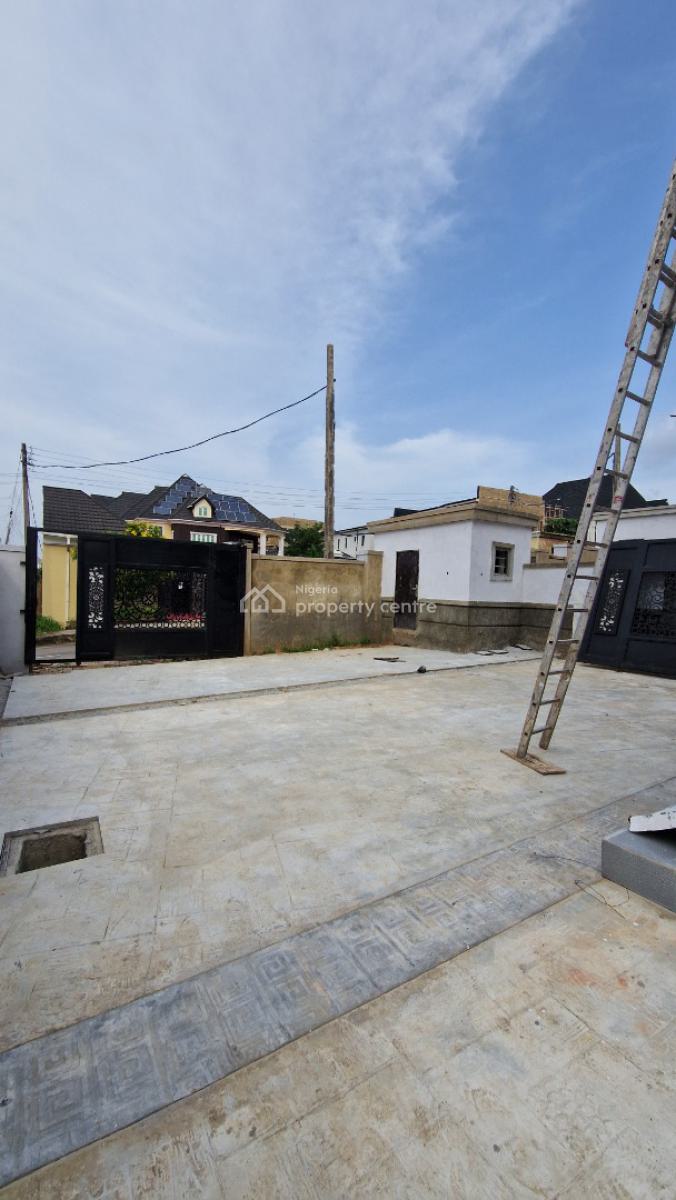 Luxury 3 Bedroom Apartment on 3 Floors, Kolapo Ishola Gra, Akobo, Ibadan, Oyo, Block of Flats for Sale