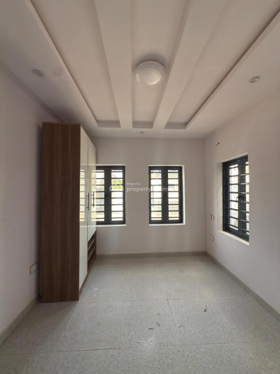 Luxury 3 Bedroom Apartment on 3 Floors, Kolapo Ishola Gra, Akobo, Ibadan, Oyo, Block of Flats for Sale