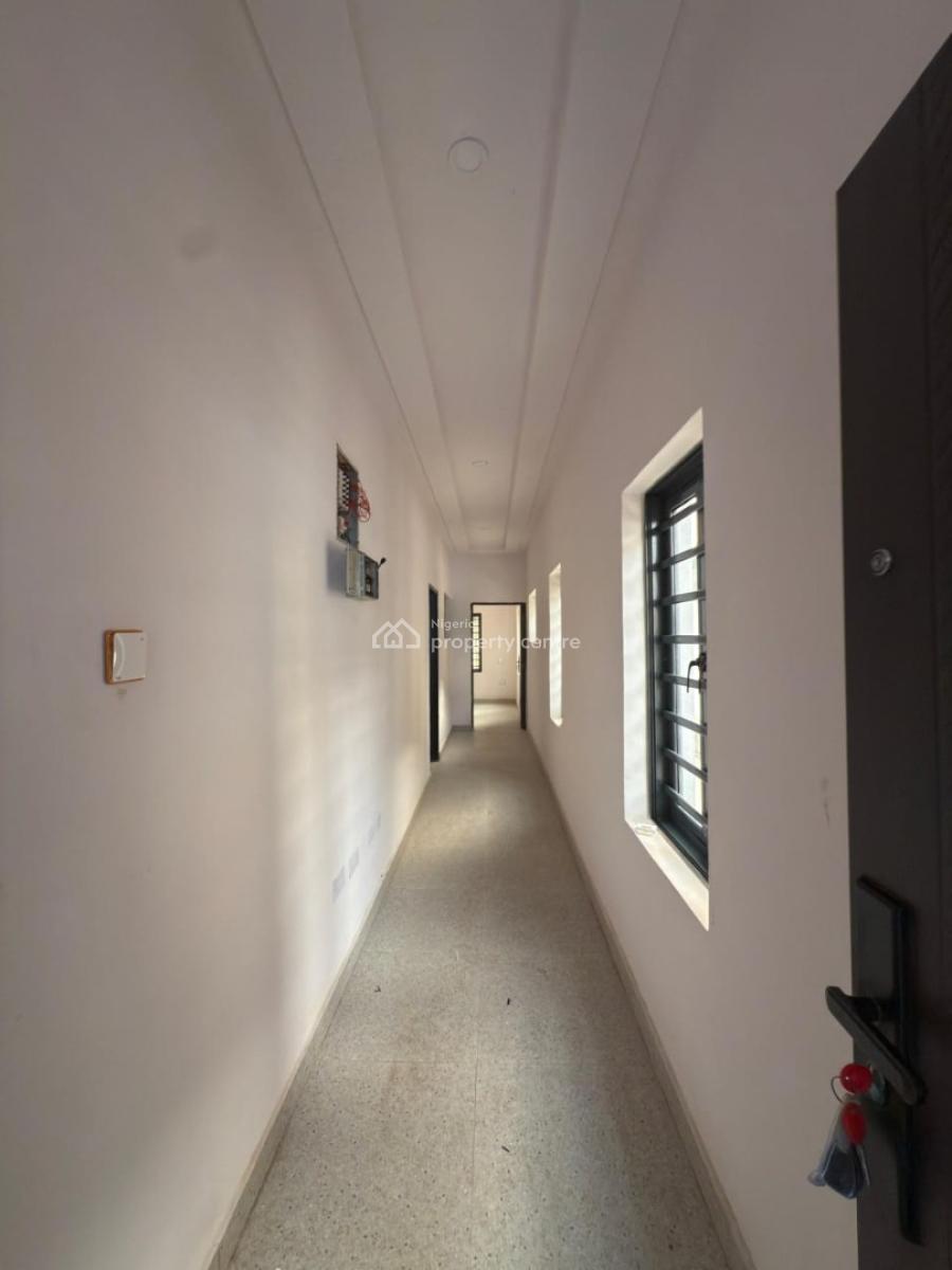 Luxury 3 Bedroom Apartment on 3 Floors, Kolapo Ishola Gra, Akobo, Ibadan, Oyo, Block of Flats for Sale
