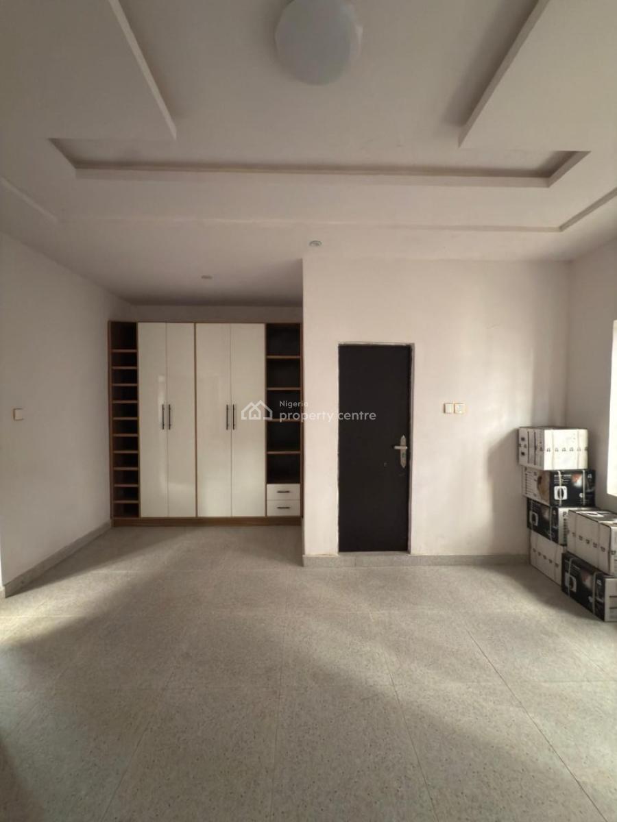 Luxury 3 Bedroom Apartment on 3 Floors, Kolapo Ishola Gra, Akobo, Ibadan, Oyo, Block of Flats for Sale
