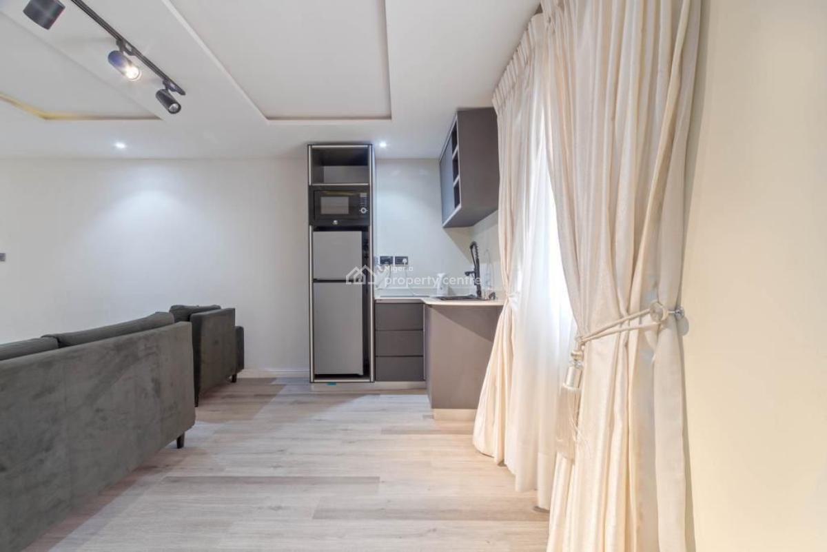 Spacious & Beautiful 2 Bedroom Apartment, Lekki Phase 1, Lekki, Lagos, Flat / Apartment Short Let