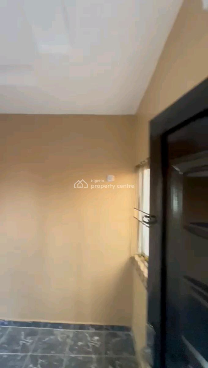 Room Self Off Oresegun Road, Oresegun Road, Akoka, Yaba, Lagos, Self Contain (single Rooms) for Rent