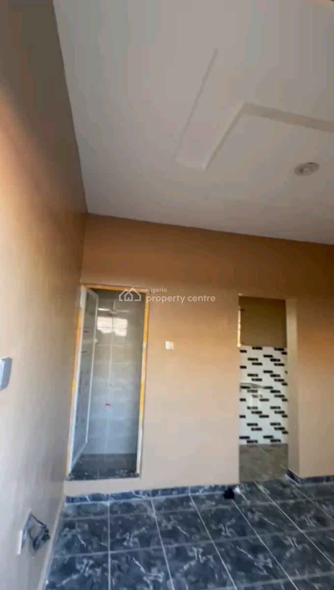 Room Self Off Oresegun Road, Oresegun Road, Akoka, Yaba, Lagos, Self Contain (single Rooms) for Rent