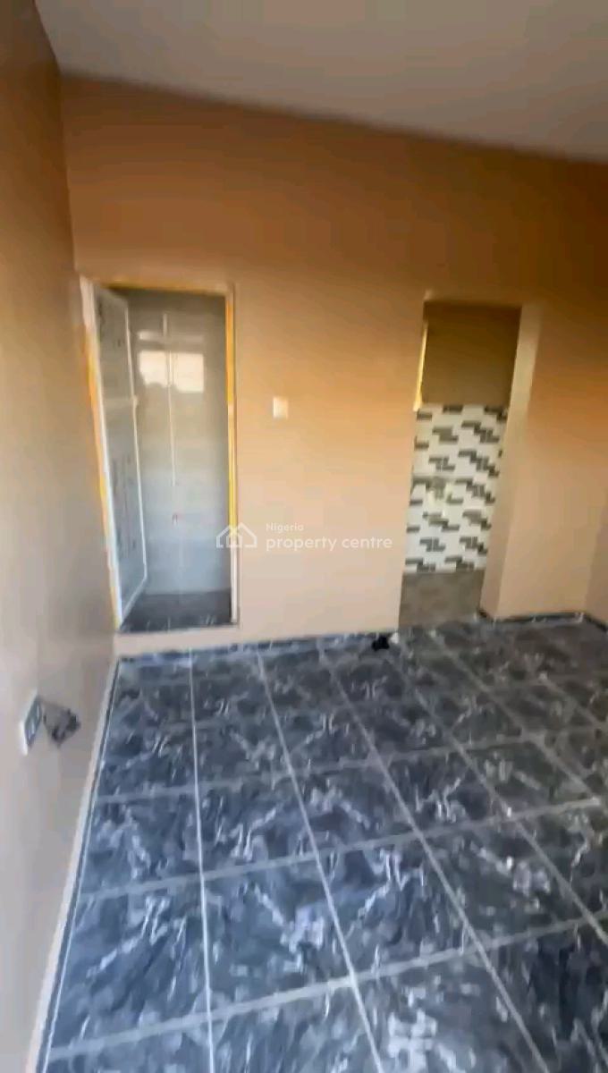 Room Self Off Oresegun Road, Oresegun Road, Akoka, Yaba, Lagos, Self Contain (single Rooms) for Rent