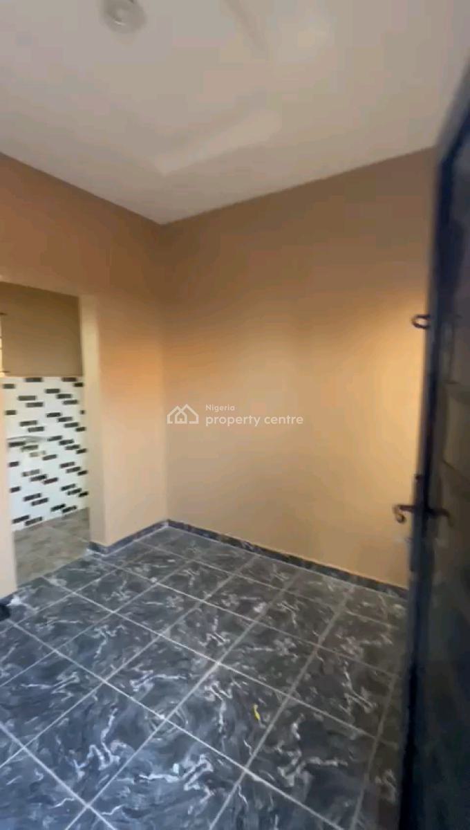 Room Self Off Oresegun Road, Oresegun Road, Akoka, Yaba, Lagos, Self Contain (single Rooms) for Rent