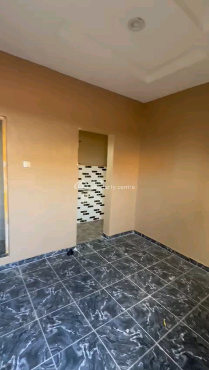 Room Self Off Oresegun Road, Oresegun Road, Akoka, Yaba, Lagos, Self Contain (single Rooms) for Rent