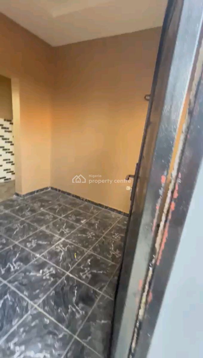 Room Self Off Oresegun Road, Oresegun Road, Akoka, Yaba, Lagos, Self Contain (single Rooms) for Rent