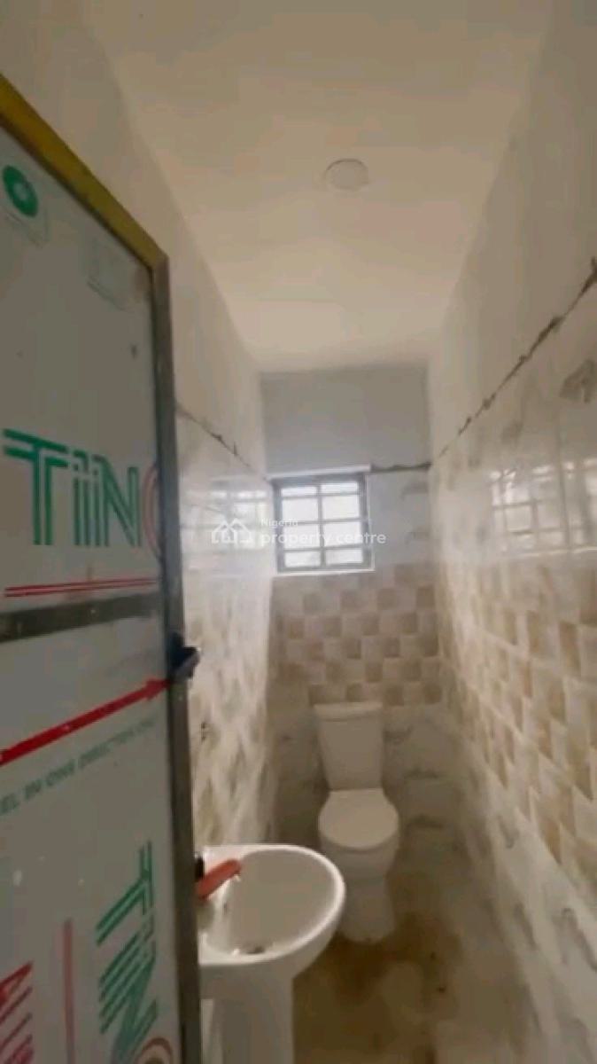 Newly Built Standard and Nice 2bedroom Upstairs with Pop, 2 Toilet, Shomolu, Lagos, Flat / Apartment for Rent