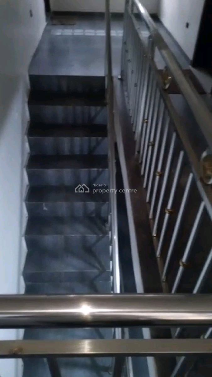 Standard N Executive  Mini Flat, Adekunle, Yaba, Lagos, Mini Flat (room and Parlour) for Rent