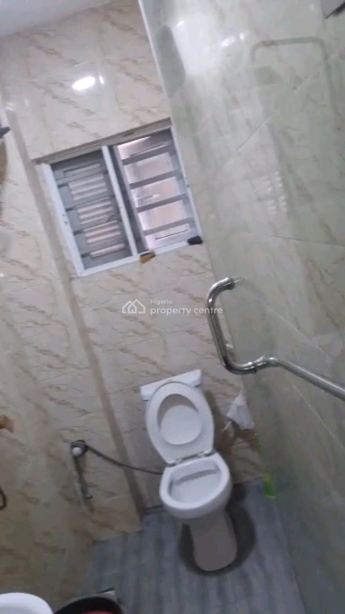 Standard N Executive  Mini Flat, Adekunle, Yaba, Lagos, Mini Flat (room and Parlour) for Rent