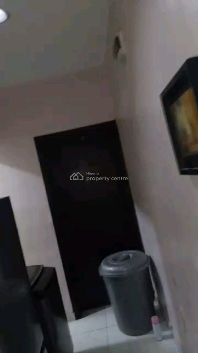 Standard N Executive  Mini Flat, Adekunle, Yaba, Lagos, Mini Flat (room and Parlour) for Rent
