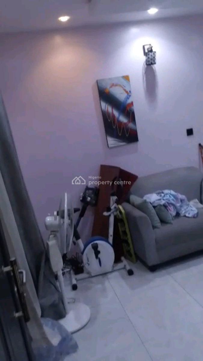 Standard N Executive  Mini Flat, Adekunle, Yaba, Lagos, Mini Flat (room and Parlour) for Rent