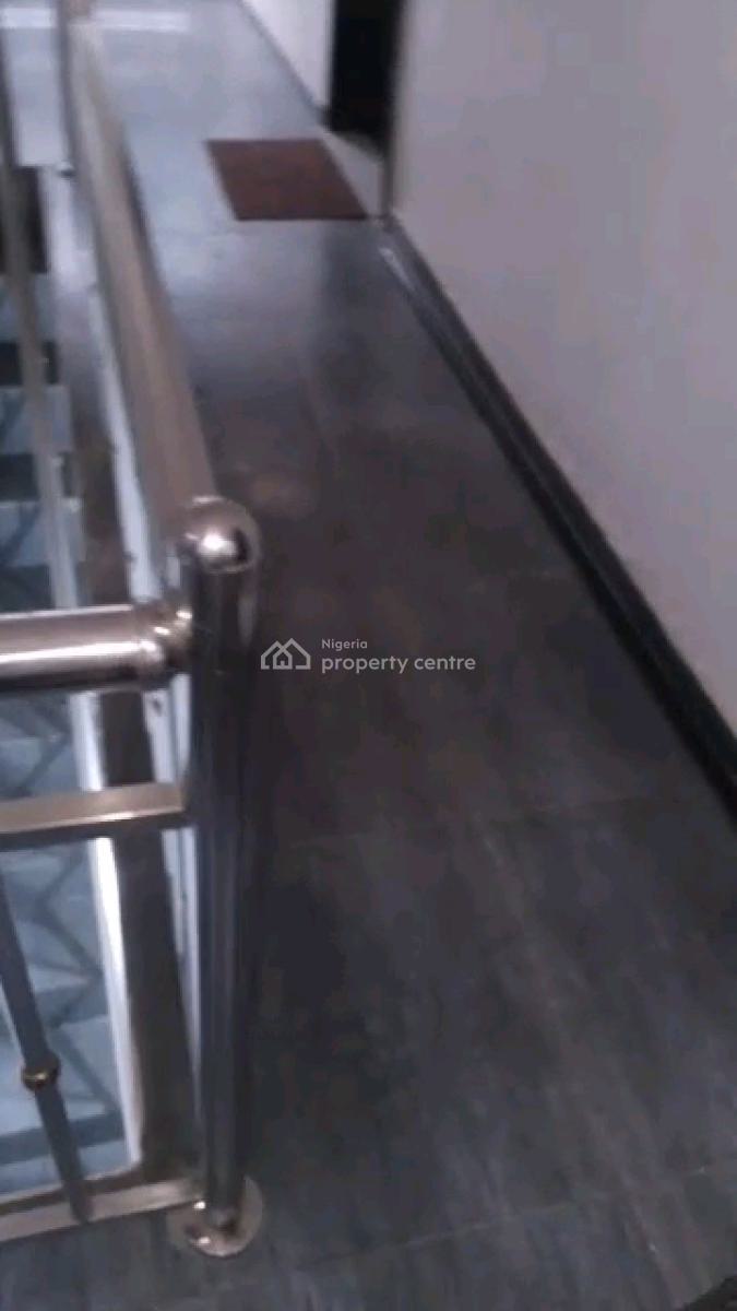 Standard N Executive  Mini Flat, Adekunle, Yaba, Lagos, Mini Flat (room and Parlour) for Rent