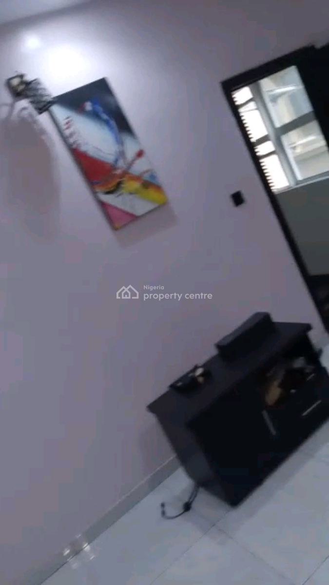 Standard N Executive  Mini Flat, Adekunle, Yaba, Lagos, Mini Flat (room and Parlour) for Rent