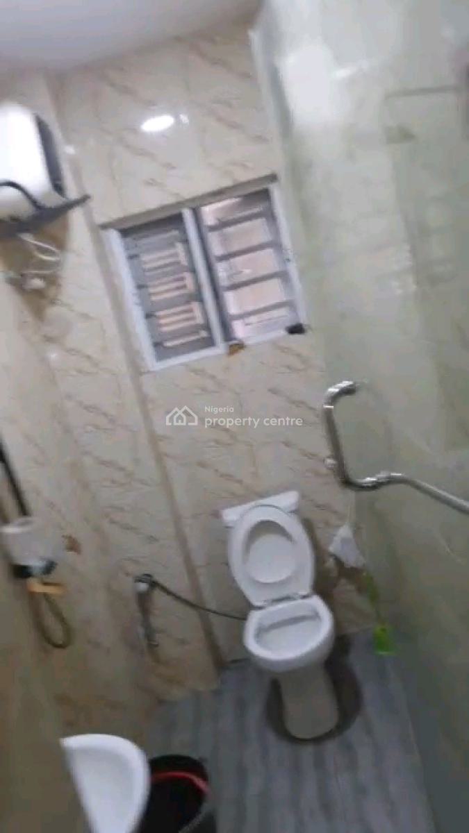 Standard N Executive  Mini Flat, Adekunle, Yaba, Lagos, Mini Flat (room and Parlour) for Rent