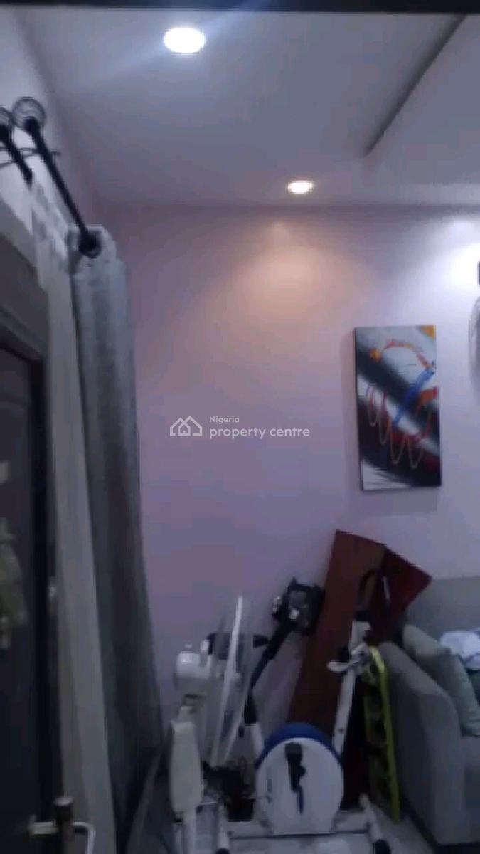 Standard N Executive  Mini Flat, Adekunle, Yaba, Lagos, Mini Flat (room and Parlour) for Rent