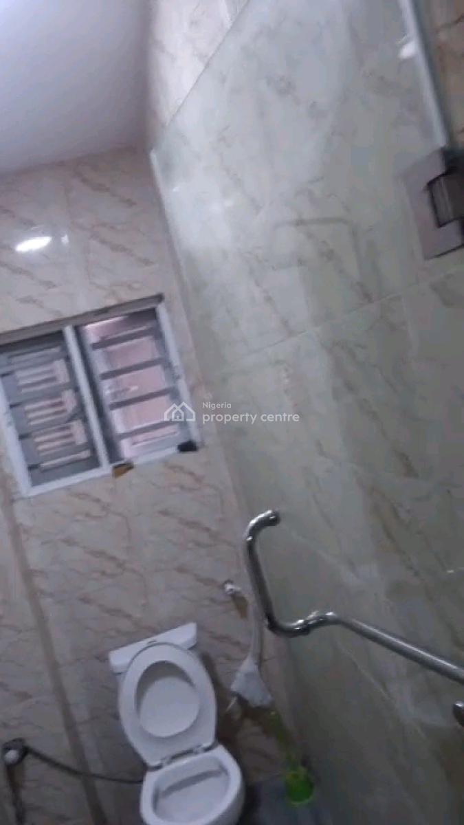 Standard N Executive  Mini Flat, Adekunle, Yaba, Lagos, Mini Flat (room and Parlour) for Rent