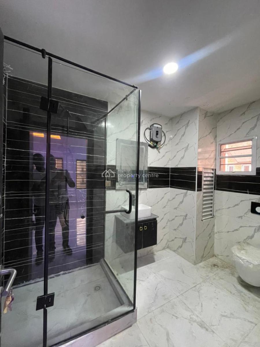 Fully Serviced 2-bedroom Apartment with Bq, Off Freedom Way, Lekki Phase 1, Lekki, Lagos, Flat / Apartment for Rent