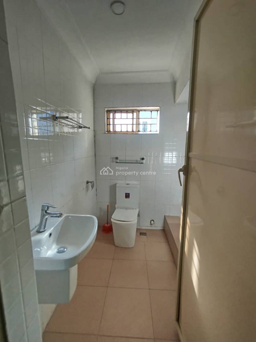 3bed Room Flat at Mogodo Phr 1, Gra Phase 1, Magodo, Lagos, Flat / Apartment for Rent