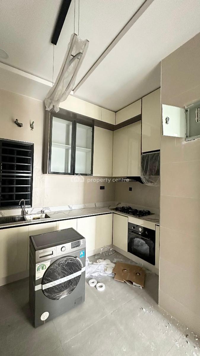 Elegant 2 Bedroom Apartment Fully Serviced, Lekki Phase 1, Lekki, Lagos, Flat / Apartment for Sale