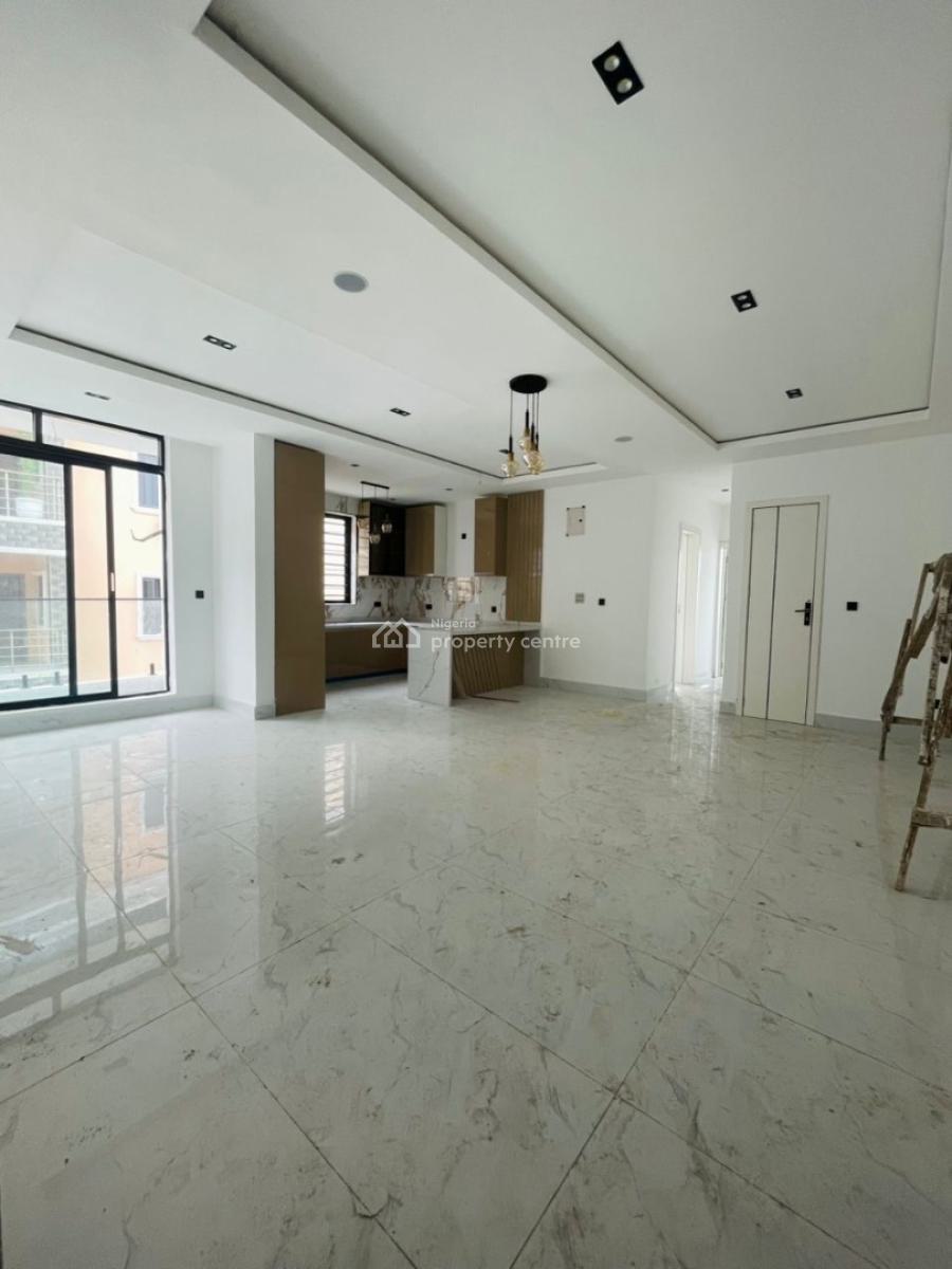 Well Spacious 2 Bedroom Apartment in a Prime Location, Ikate, Lekki, Lagos, Block of Flats for Sale