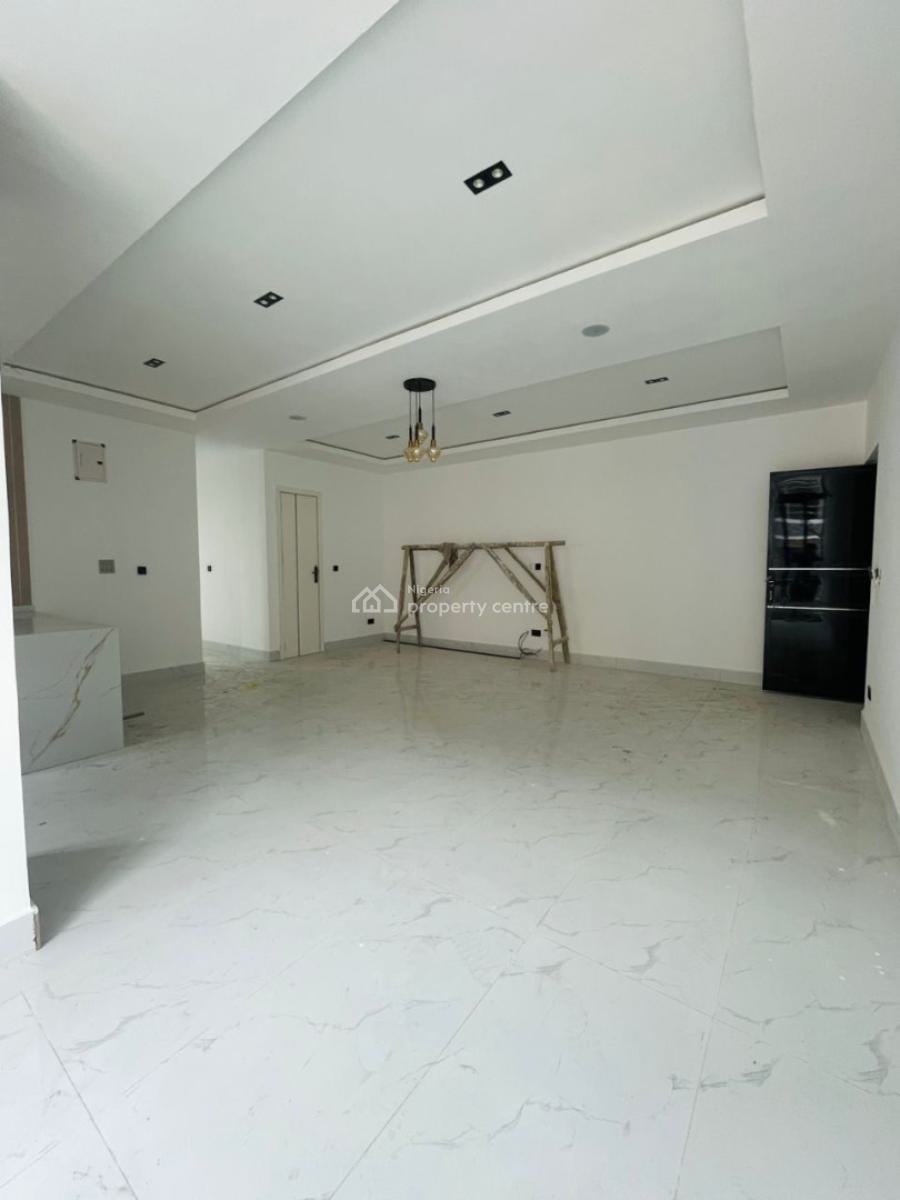 Well Spacious 2 Bedroom Apartment in a Prime Location, Ikate, Lekki, Lagos, Block of Flats for Sale