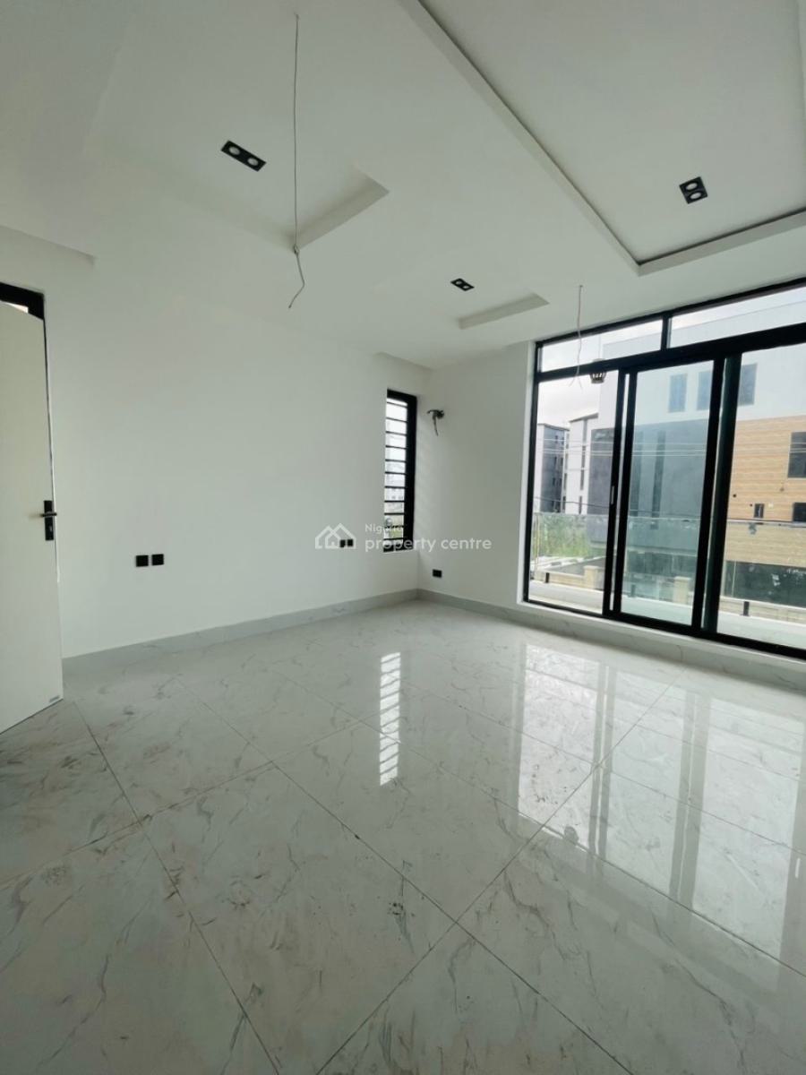 Well Spacious 2 Bedroom Apartment in a Prime Location, Ikate, Lekki, Lagos, Block of Flats for Sale