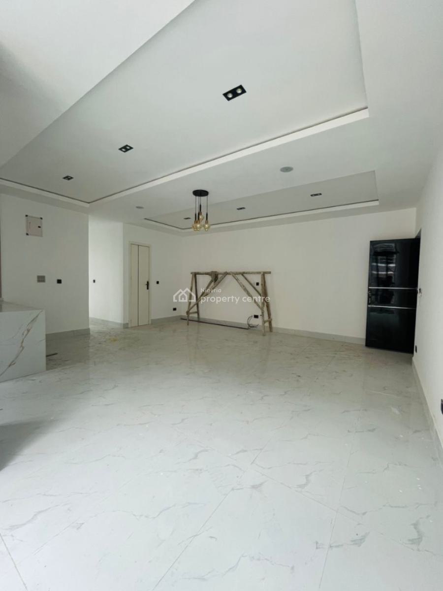 Well Spacious 2 Bedroom Apartment in a Prime Location, Ikate, Lekki, Lagos, Block of Flats for Sale