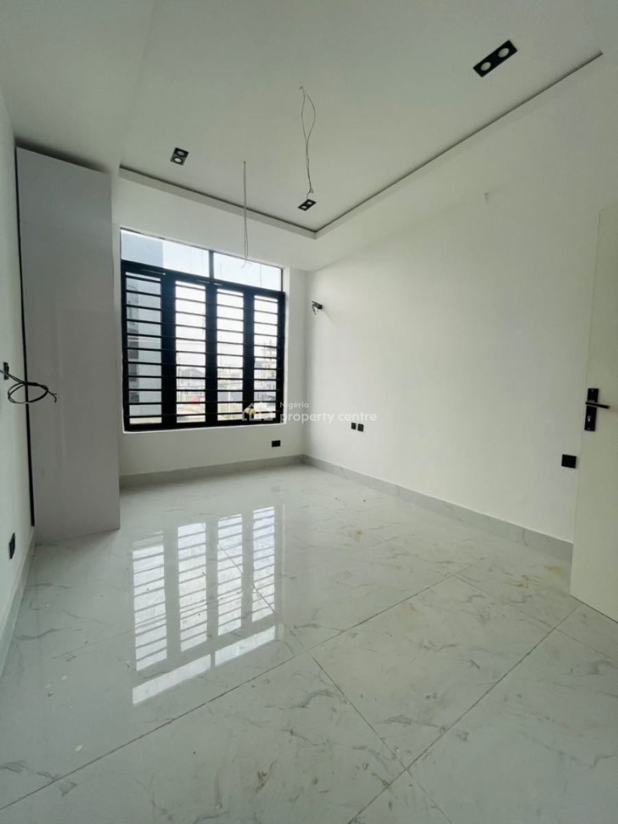 Well Spacious 2 Bedroom Apartment in a Prime Location, Ikate, Lekki, Lagos, Block of Flats for Sale