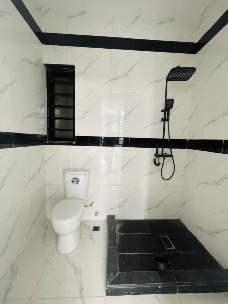 Well Spacious 2 Bedroom Apartment in a Prime Location, Ikate, Lekki, Lagos, Block of Flats for Sale