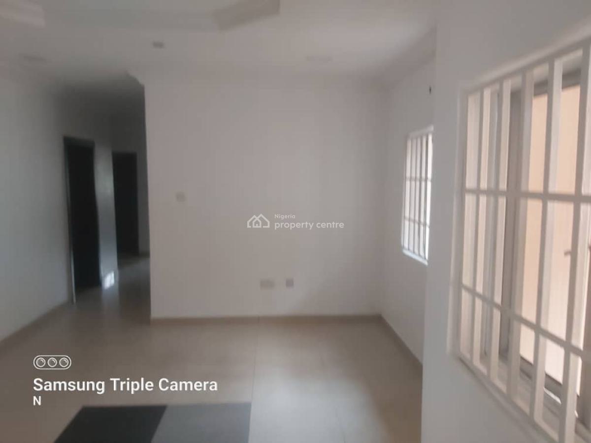 Well Maintained and Newly Renovated 5bedrooms, Lekki Phase 1, Lekki, Lagos, Detached Duplex for Rent