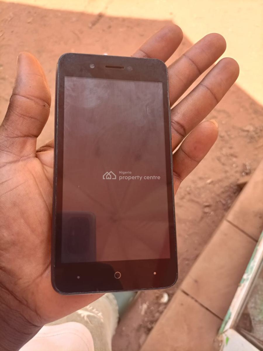 Spacious 3 Three Bedroom Apartment with Bathtub ,private Balcony, Ps5, Lekki Phase 1, Lekki, Lagos, Flat / Apartment Short Let