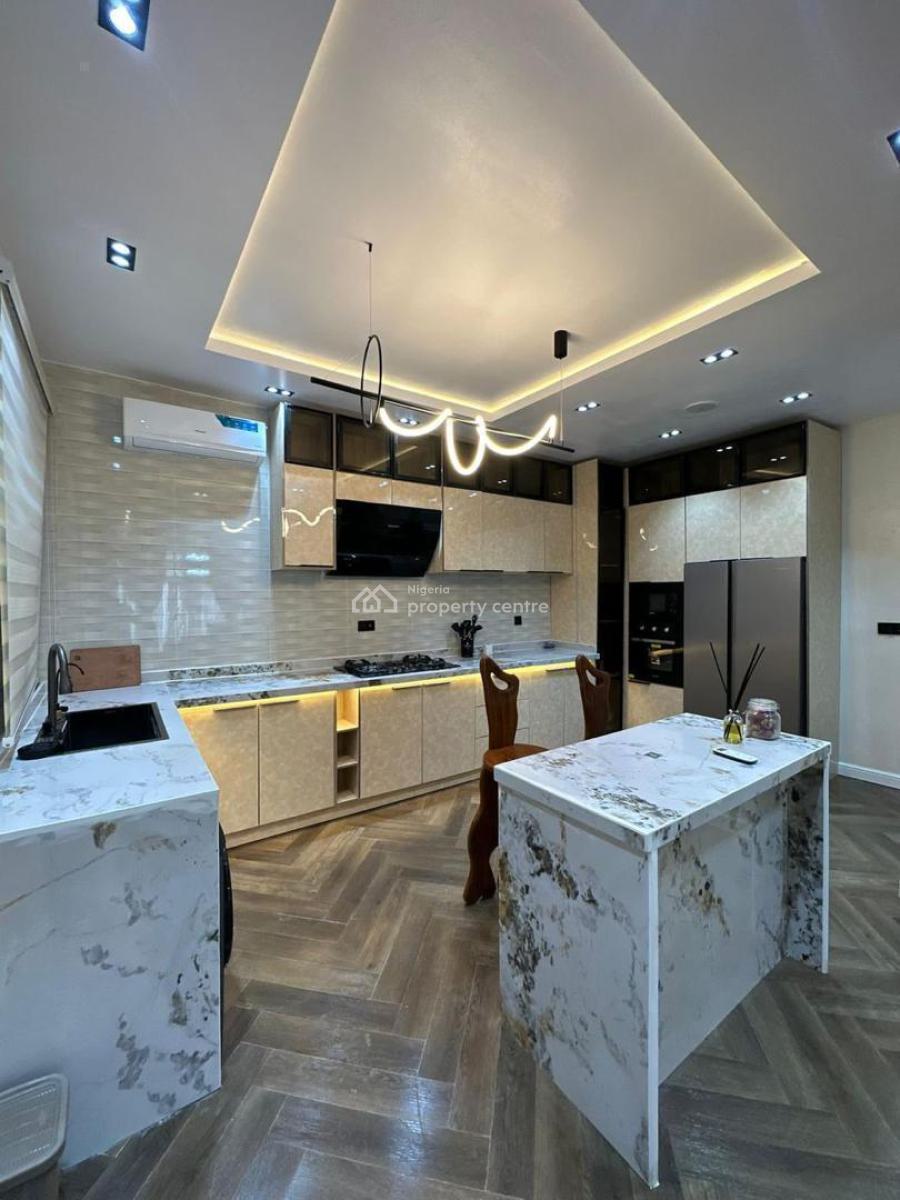 Spacious 3 Three Bedroom Apartment with Bathtub ,private Balcony, Ps5, Lekki Phase 1, Lekki, Lagos, Flat / Apartment Short Let