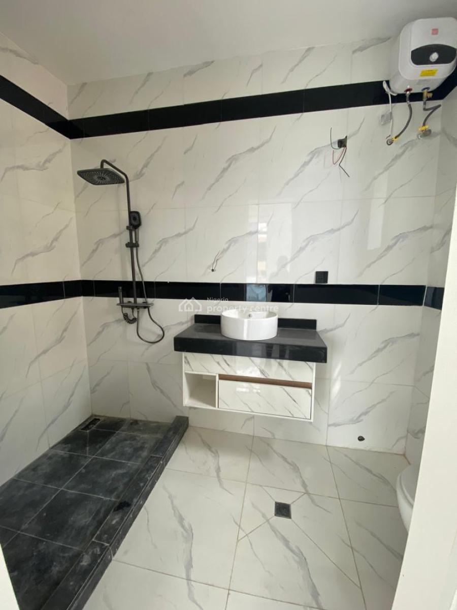 Beautifully Built 2 Bedroom Apartment in a Serene Neighborhood, Beautifully Built 2 Bedroom Apartment in a Serene Neighborhood, Lekki Phase 1, Lekki, Lagos, Block of Flats for Sale