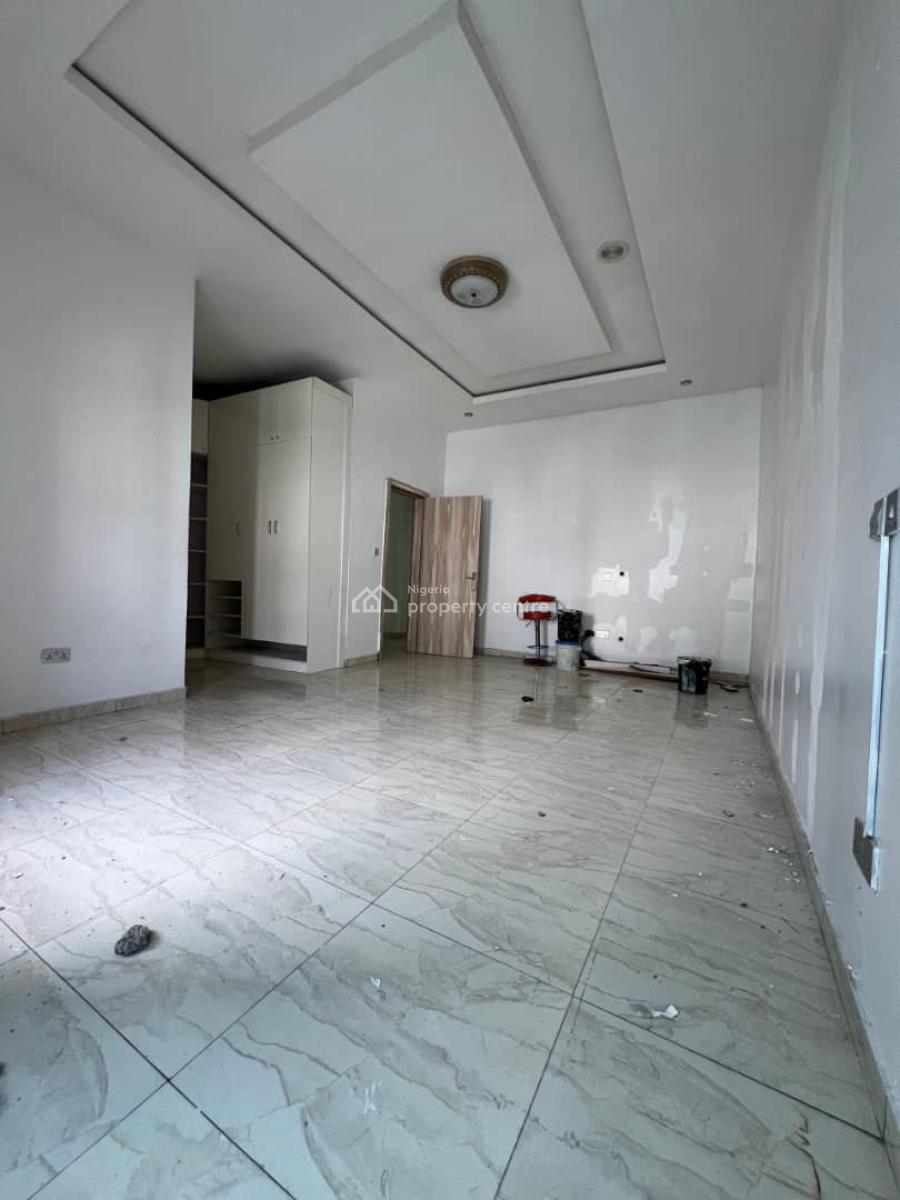 Huge Master Bedroom in a Shared Apartment, Lekki, Lagos, Flat / Apartment for Rent