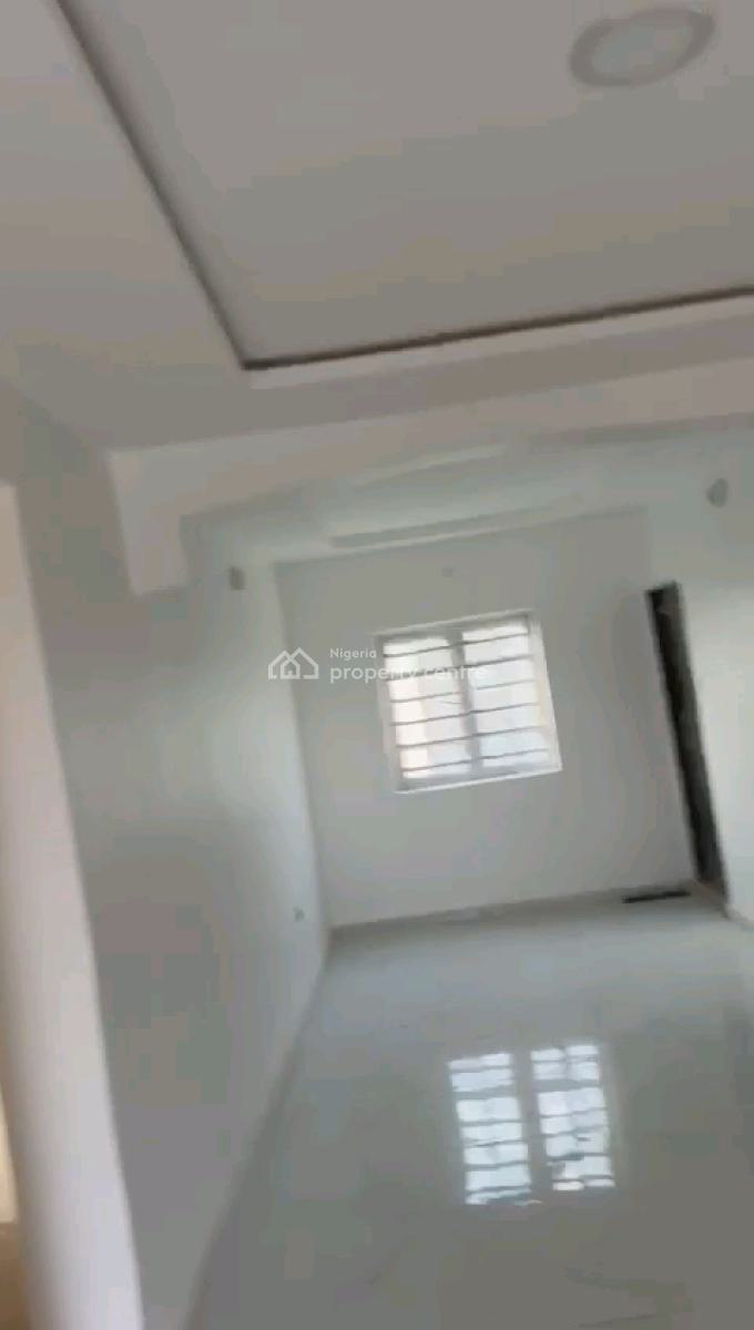 a Newly Built and Spacious 2bedroom Apartment (upstairs), Oloruntoyin Street, Oworonshoki, Shomolu, Lagos, Flat / Apartment for Rent