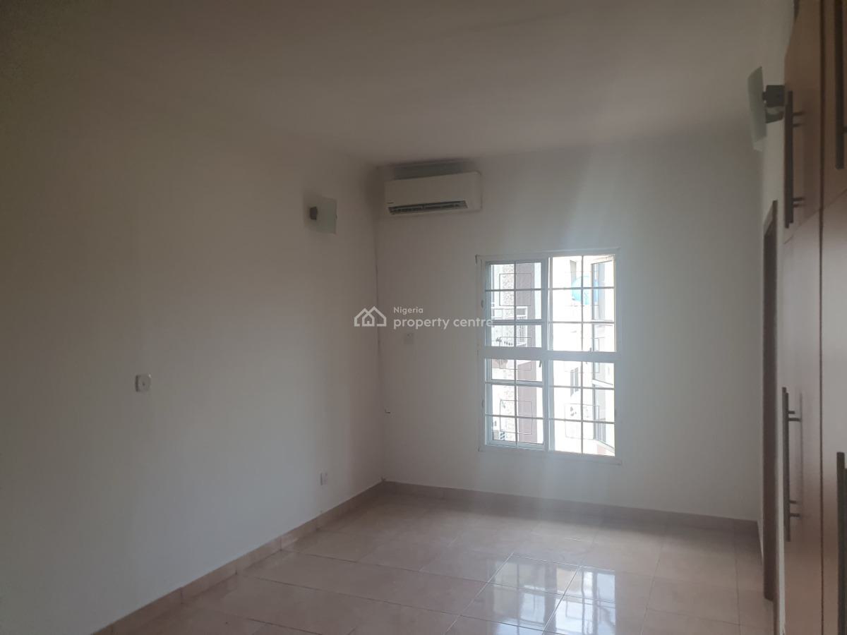 Serviced 2-bedroom Penthouse Apartment, Phase 1, Lekki, Lagos, Flat / Apartment for Rent