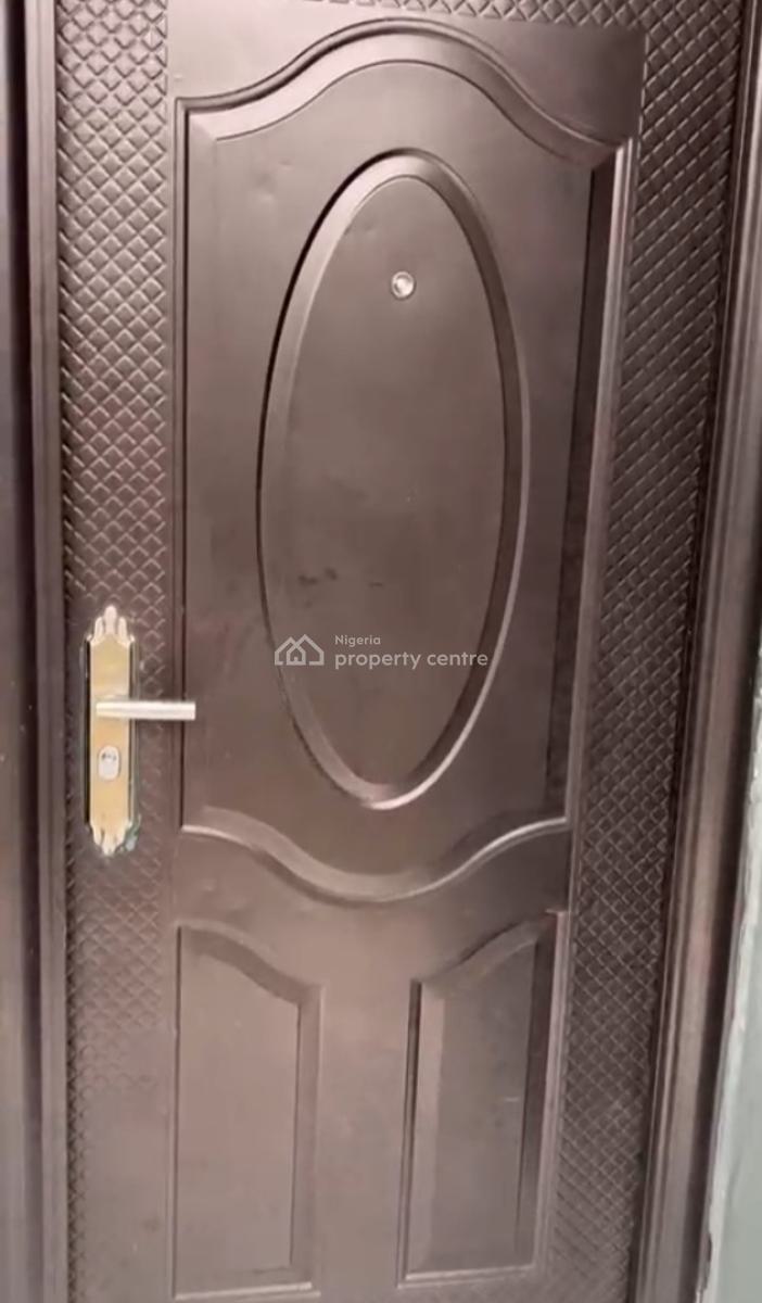 Well Maintained 2 Bedroom Apartment, Ologolo, Ologolo, Lekki, Lagos, Flat / Apartment for Rent