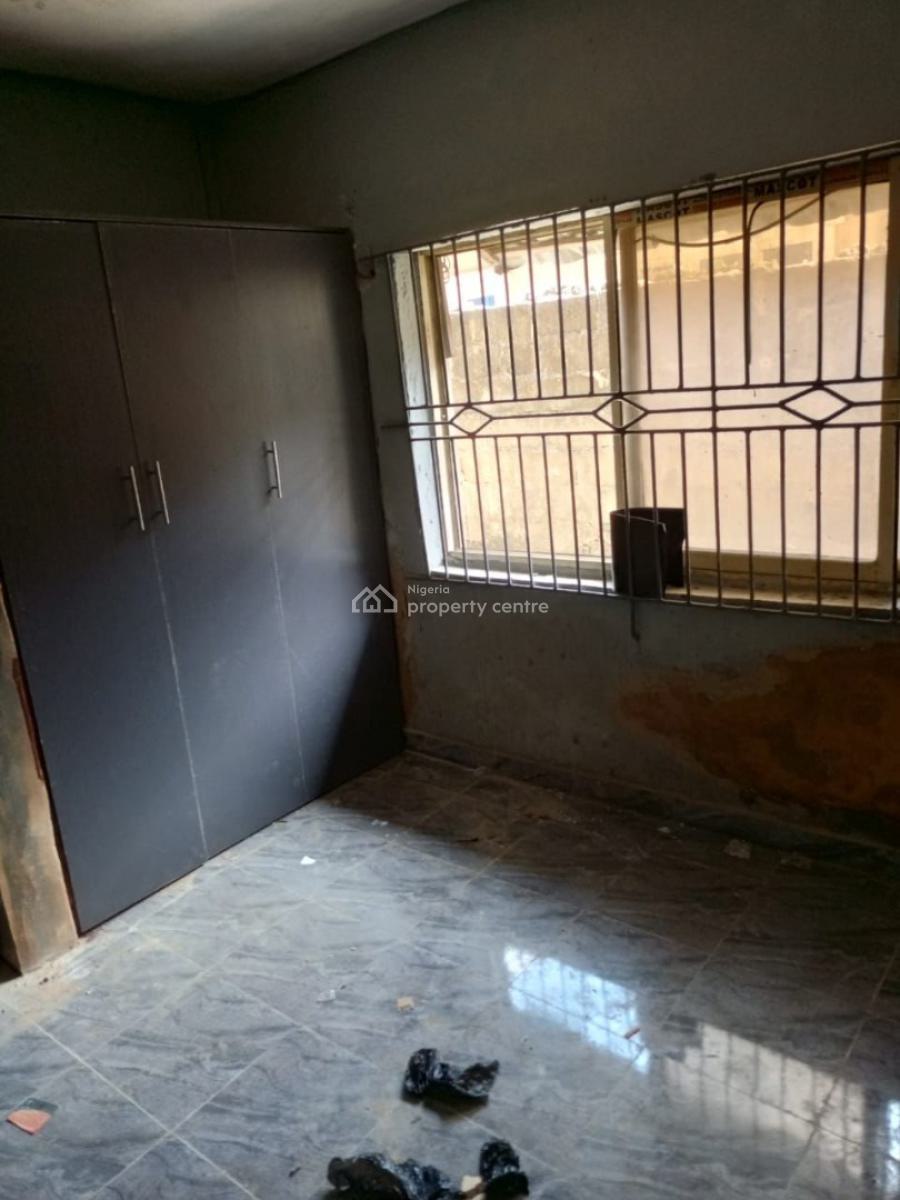 Decent Mini Flat @ Balogun Ilewa, Balogun Ilewa Street Off Estate Road, Alapere, Ketu, Lagos, Mini Flat (room and Parlour) for Rent