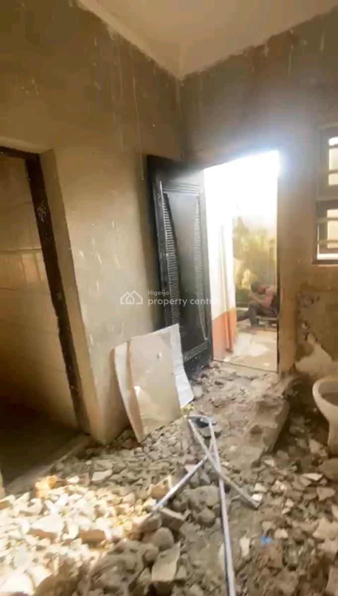 Newly Renovated Spacious Mini Ground Floor  All Room En-suite, Soluyi, Gbagada, Lagos, Mini Flat (room and Parlour) for Rent