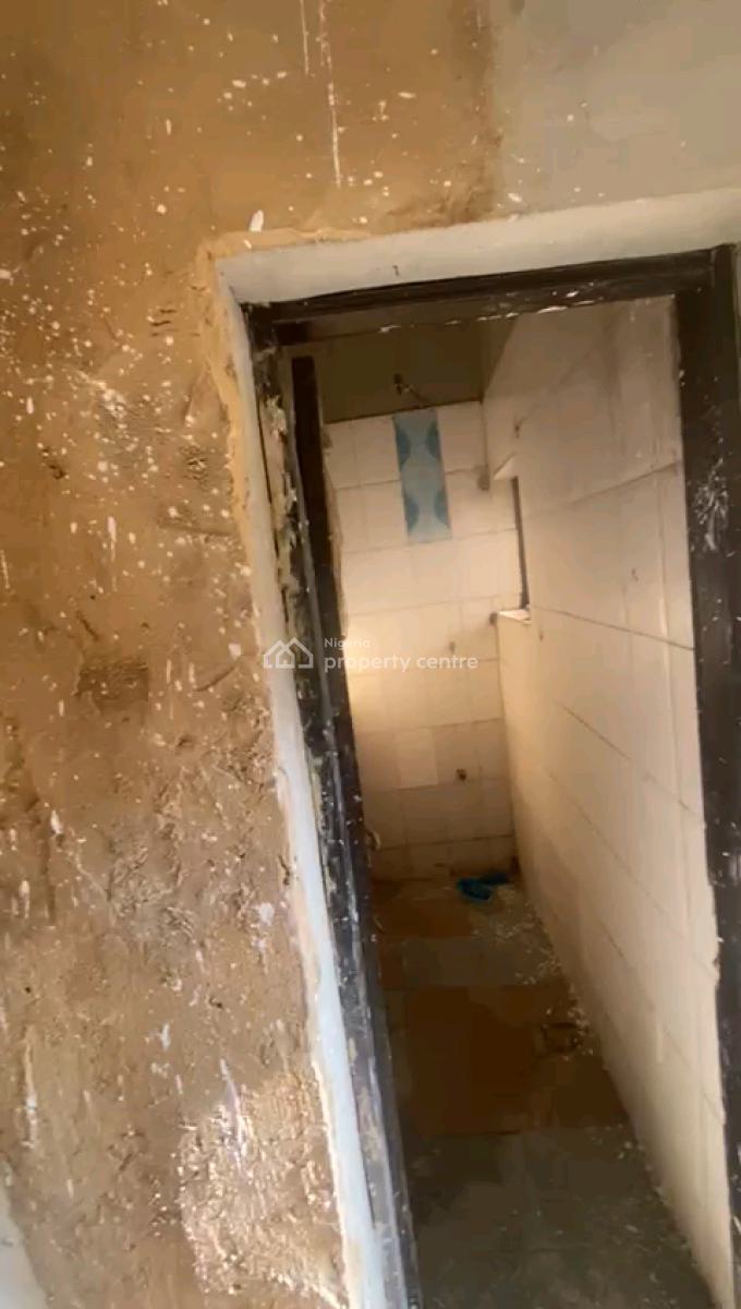 Newly Renovated Spacious Mini Ground Floor  All Room En-suite, Soluyi, Gbagada, Lagos, Mini Flat (room and Parlour) for Rent