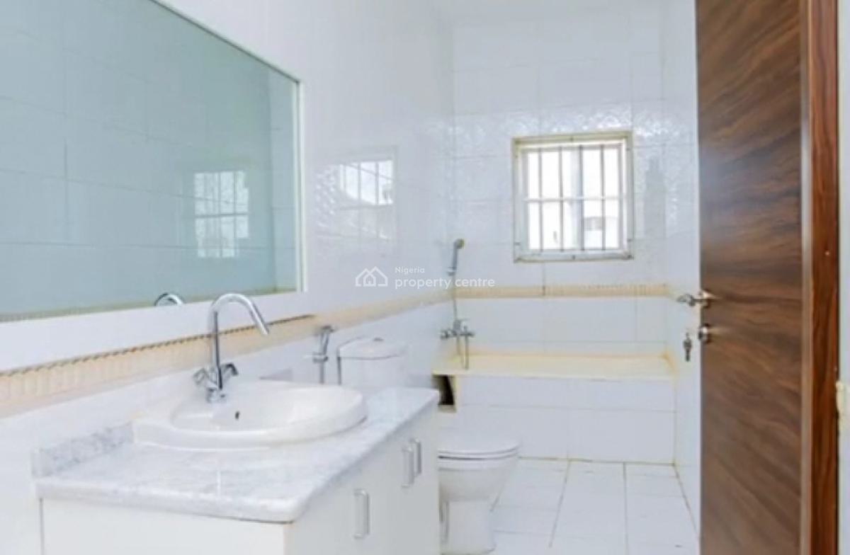 4 Floors Office Complex Building, on Obafemi Awolowo Way, Jabi, Abuja, Jabi, Abuja, Plaza / Complex / Mall for Sale