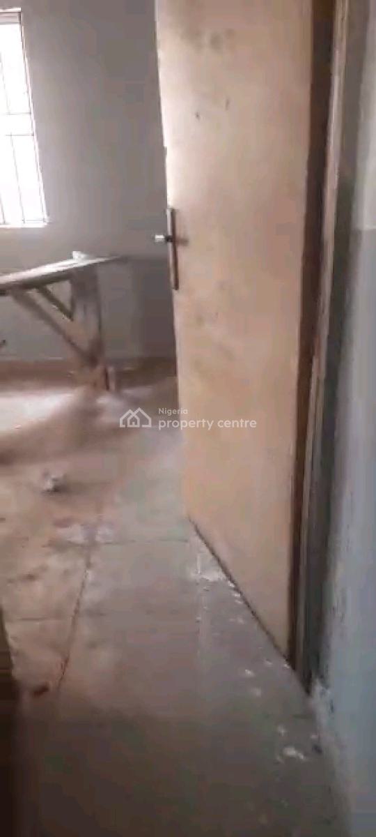 Standard N Executive  Mini Flat, Old Yaba Road, Adekunle, Yaba, Lagos, Mini Flat (room and Parlour) for Rent