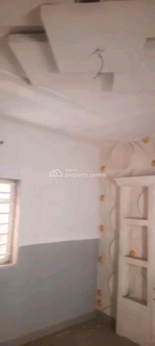 Standard N Executive  Mini Flat, Old Yaba Road, Adekunle, Yaba, Lagos, Mini Flat (room and Parlour) for Rent
