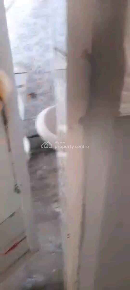 Standard N Executive  Mini Flat, Old Yaba Road, Adekunle, Yaba, Lagos, Mini Flat (room and Parlour) for Rent