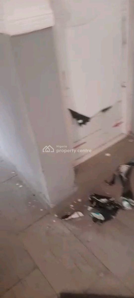 Standard N Executive  Mini Flat, Old Yaba Road, Adekunle, Yaba, Lagos, Mini Flat (room and Parlour) for Rent