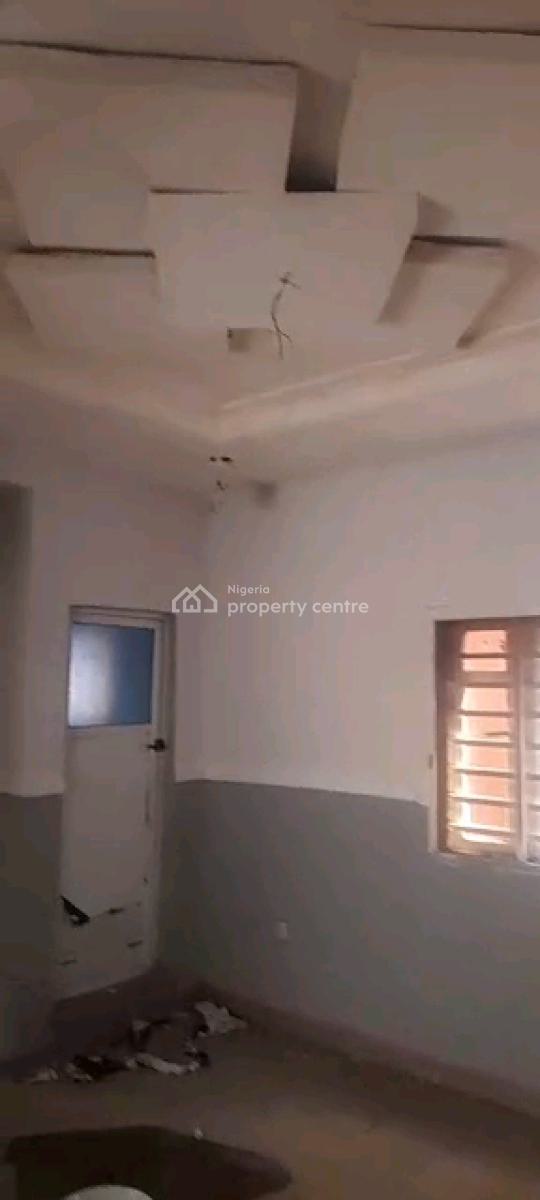 Standard N Executive  Mini Flat, Old Yaba Road, Adekunle, Yaba, Lagos, Mini Flat (room and Parlour) for Rent