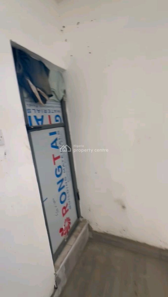 Newly Built Decent Spacious Mini Upflat and Down Flat with 2toilet, New Garage, Gbagada, Lagos, Mini Flat (room and Parlour) for Rent